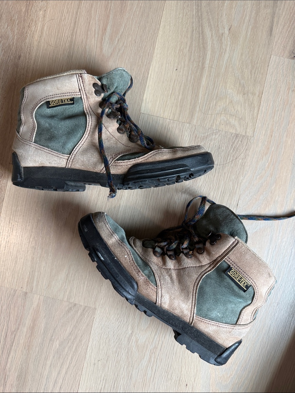 Vintage 1990 Danner Cross Hiker Gore-Tex Suede Leather Boots